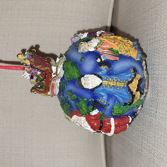 Christopher Radko Santa's Around the World - Picture 4 of 6